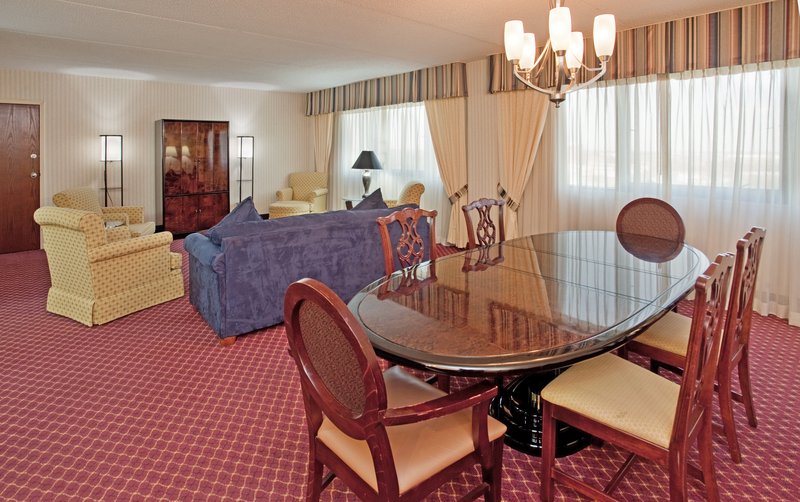 Crowne Plaza ST. LOUIS AIRPORT - Bridgeton, MO