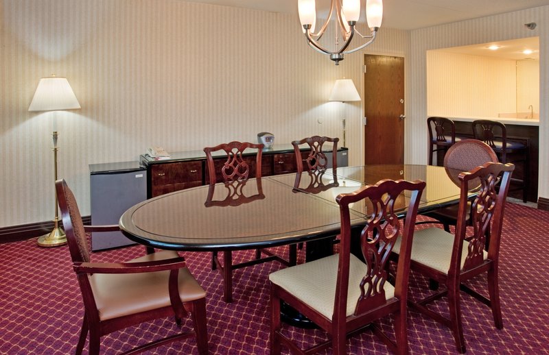 Crowne Plaza ST. LOUIS AIRPORT - Bridgeton, MO