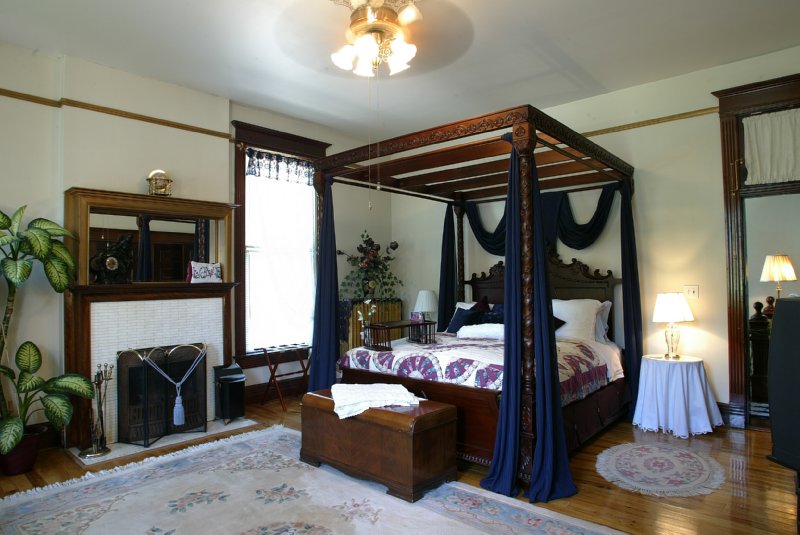 BEALL MANSION An Elegant Bed & Breakfast Inn - Alton, IL