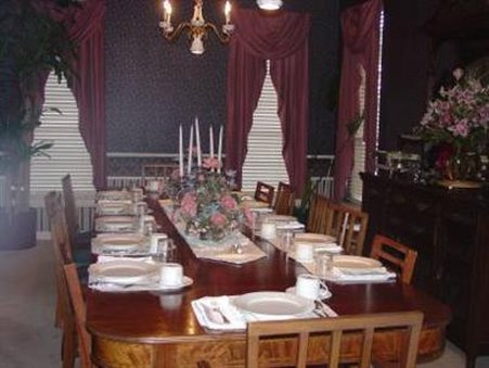 Woodrow House Bed and Breakfast - Lubbock, TX