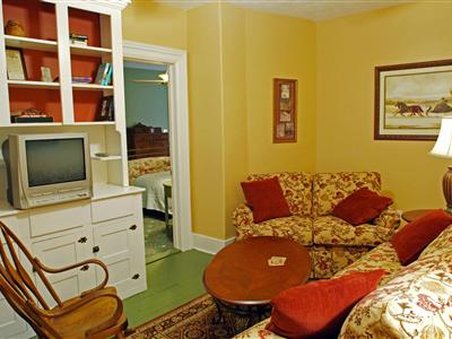 Grape Arbor Bed & Breakfast - North East, PA