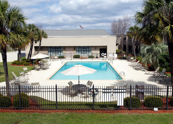 Clarion Inn & Suites - Dothan, AL