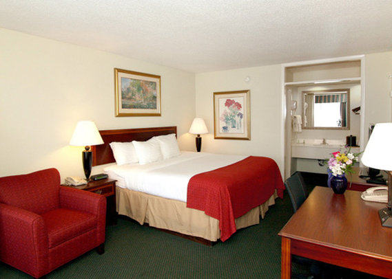 Clarion Inn & Suites - Dothan, AL