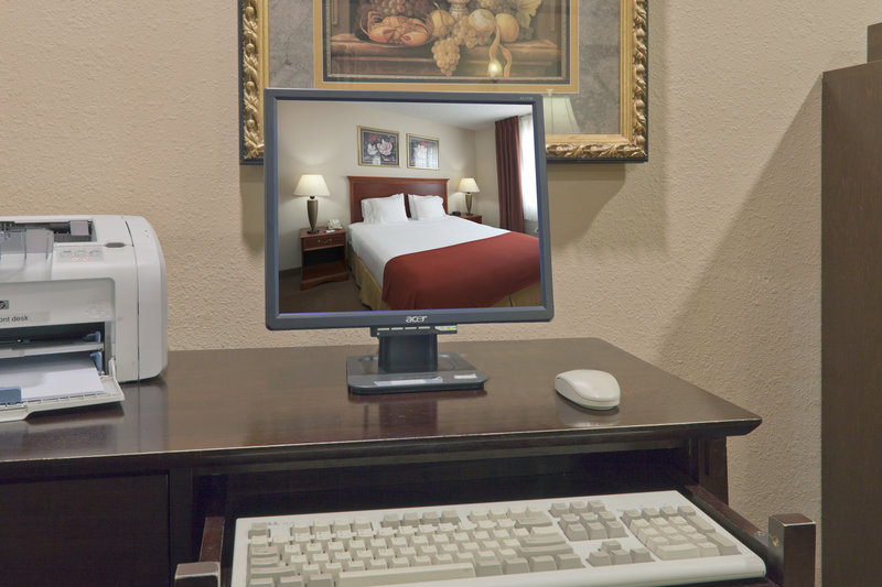 Holiday Inn Express Marshall - Burlington, MI