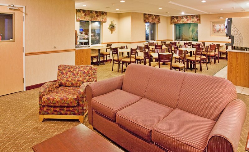 HOLIDAY INN EXPRESS - Fulton, MO