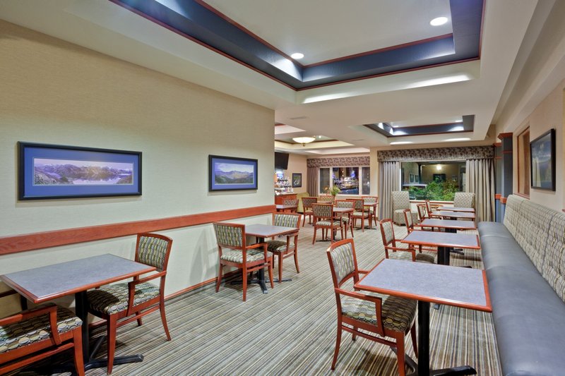 Holiday Inn Express & Suites ASHLAND - Ashland, OR
