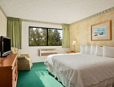 Royal Plaza Hotel - Middletown, RI