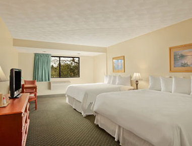 Royal Plaza Hotel - Middletown, RI