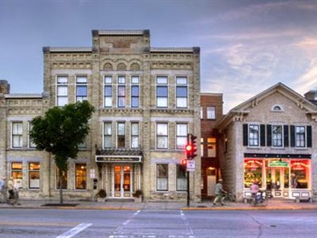 Washington House Inn - Cedarburg, WI