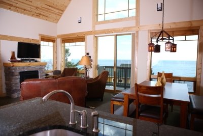 Cove Point Lodge - Beaver Bay, MN