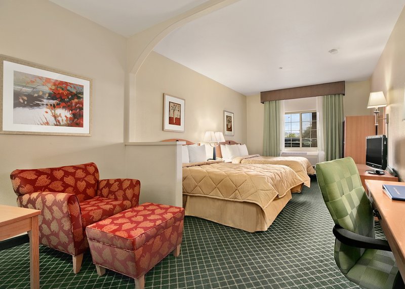 Comfort Inn & Suites - Oakland, CA