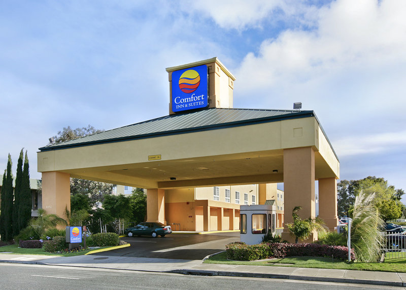 Comfort Inn & Suites - Oakland, CA