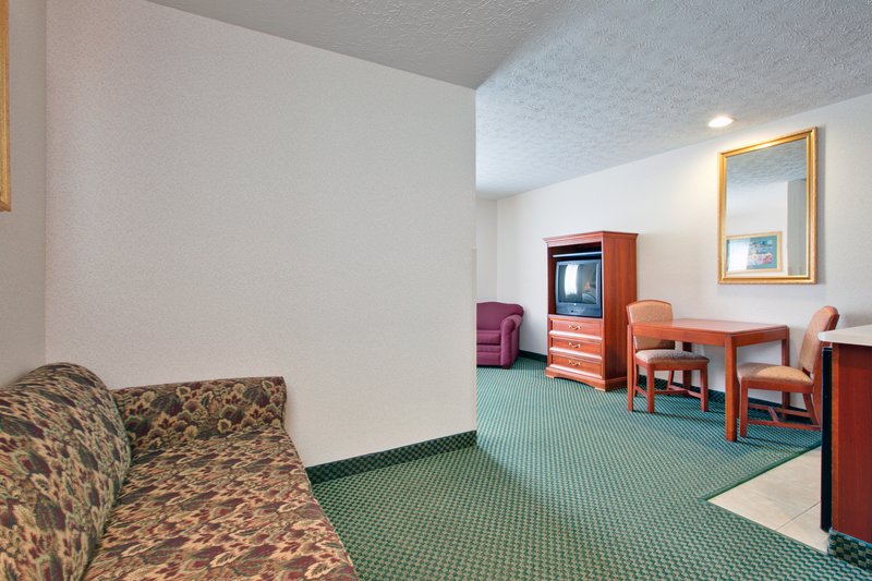 Holiday Inn Express & Suites CADILLAC - Harrietta, MI