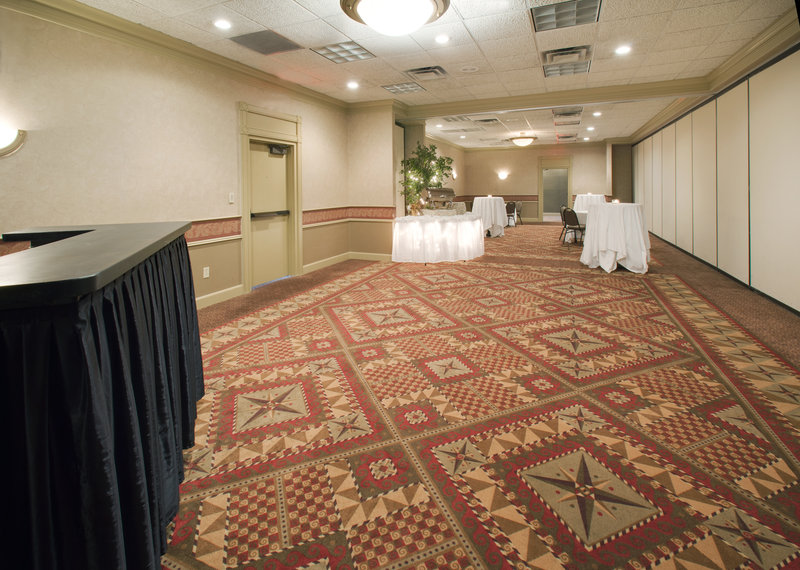 Radisson Hotel & Conference Center Coralville-Iowa City - Coralville, IA