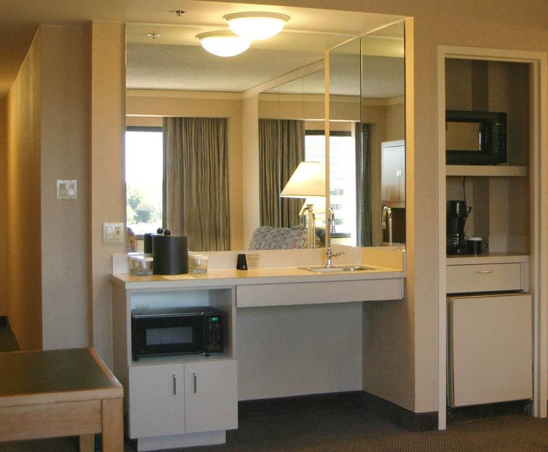 Embassy Suites By Hilton Austin Downtown Town Lake - Austin, TX
