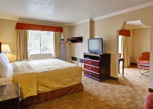 Fallbrook Lodge - Fallbrook, CA