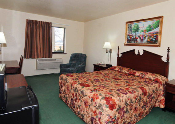 Country Hearth Inn-Dexter - Dexter, MO