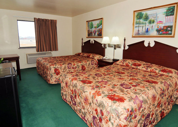 Country Hearth Inn-Dexter - Dexter, MO