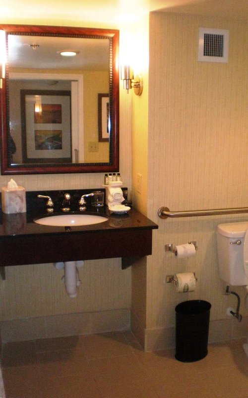 Embassy Suites By Hilton Brunswick - Brunswick, GA