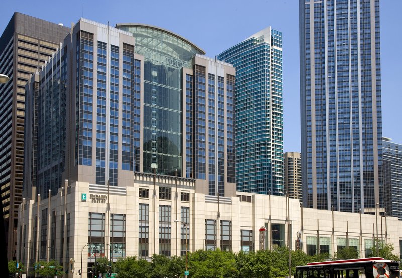 Embassy Suites By Hilton Chicago Downtown Magnificent Mile - Chicago, IL