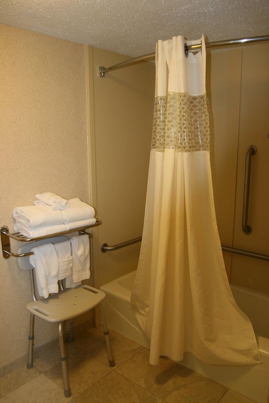 Hampton Inn Charlottesville - Charlottesville, VA