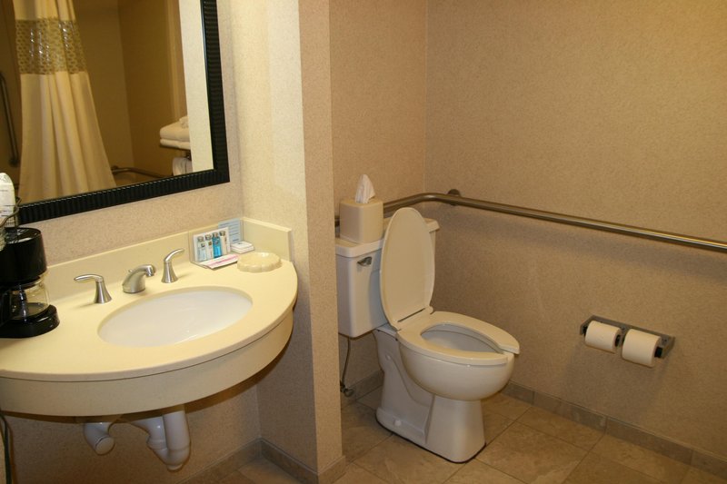 Hampton Inn Charlottesville - Charlottesville, VA