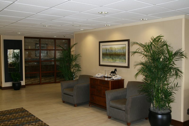 Hampton Inn Charlottesville - Charlottesville, VA