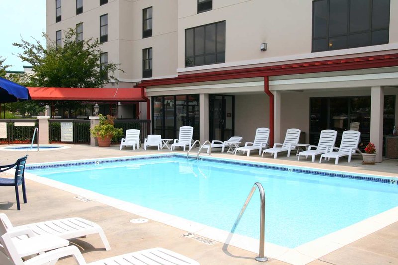 Hampton Inn & Suites - Concord, NC