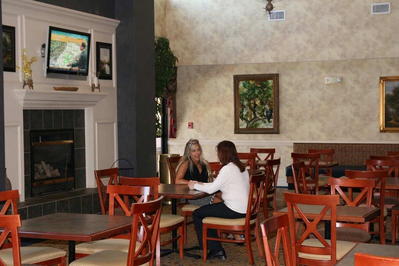 Hampton Inn & Suites - Concord, NC