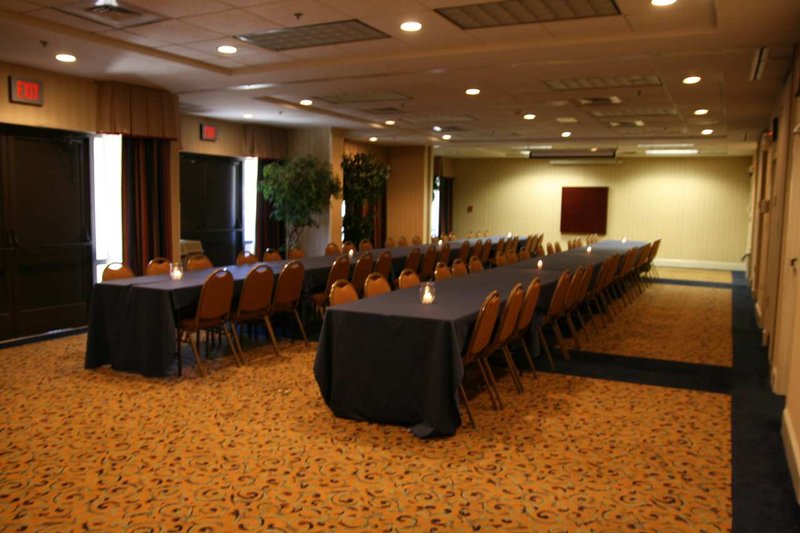 Hampton Inn & Suites - Concord, NC