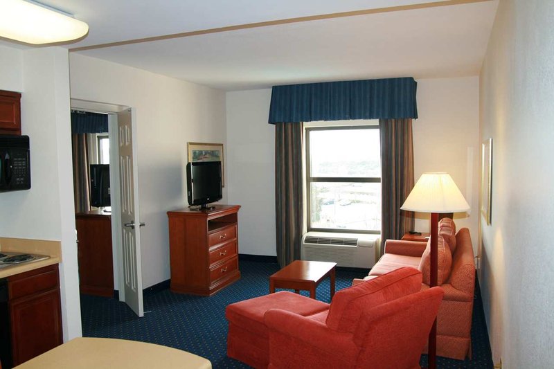 Hampton Inn & Suites - Concord, NC