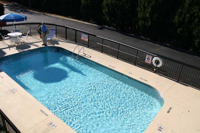 Hampton Inn - Calhoun, GA