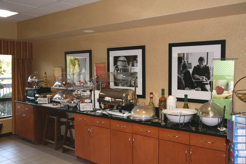 Hampton Inn - Calhoun, GA
