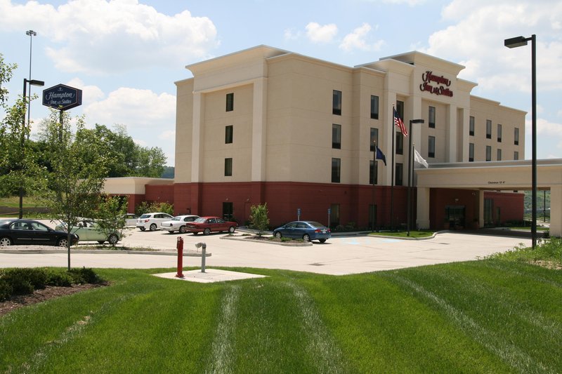 Hampton Inn & Suites Wilder - Newport, KY