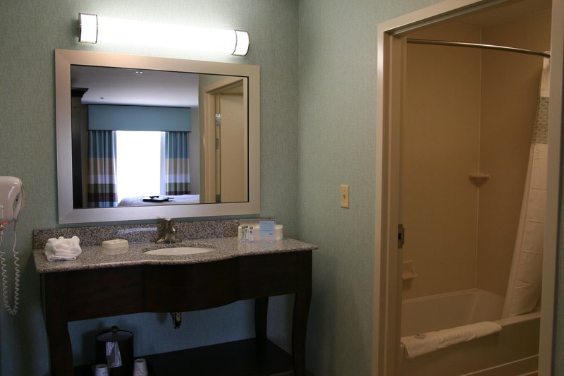 Hampton Inn & Suites Wilder - Newport, KY