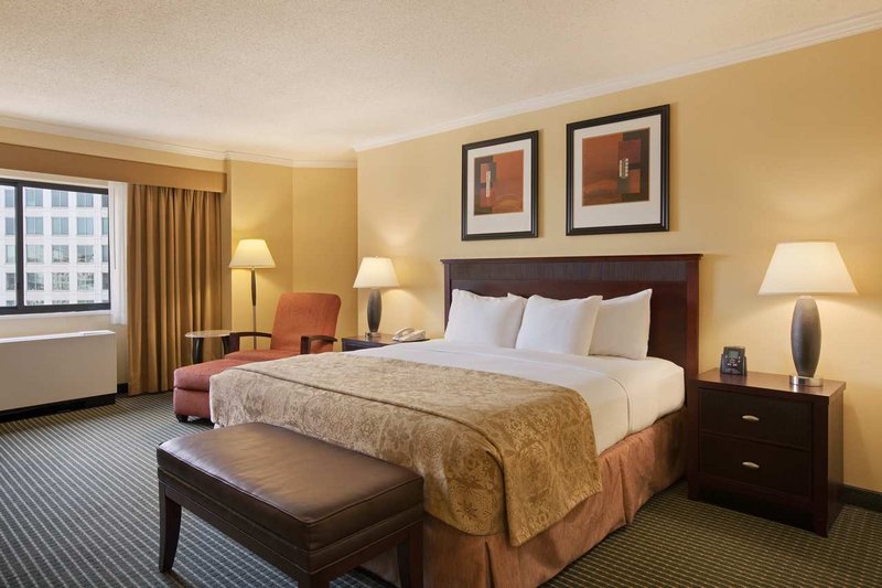 Hilton-Arlington - Arlington, VA