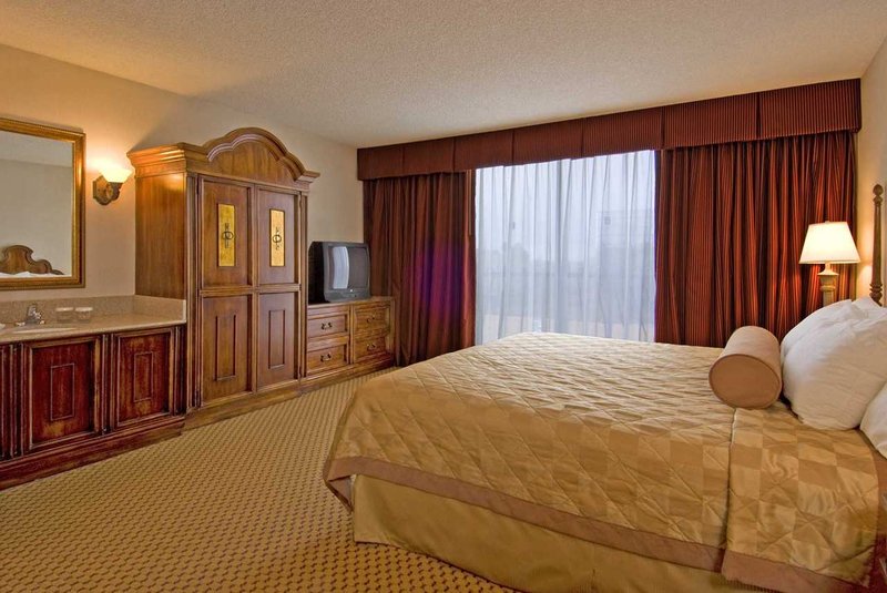 Embassy Suites By Hilton Denver Southeast - Denver, CO