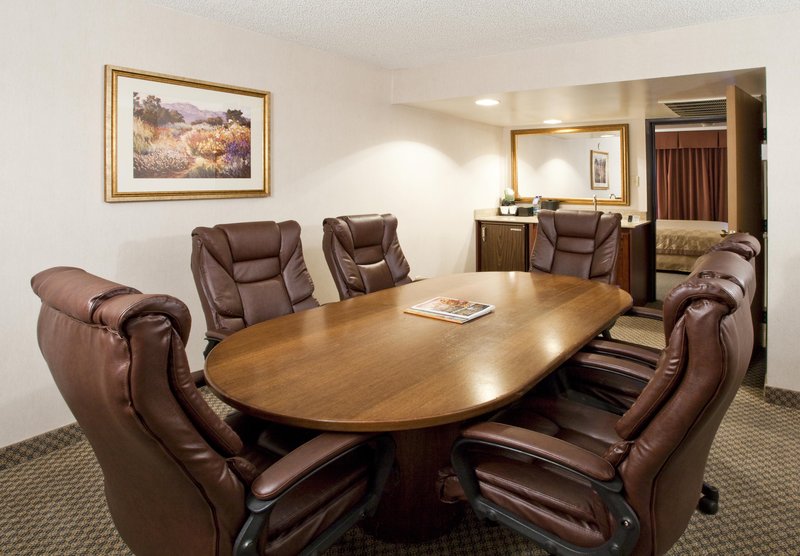 Embassy Suites By Hilton Denver Southeast - Denver, CO
