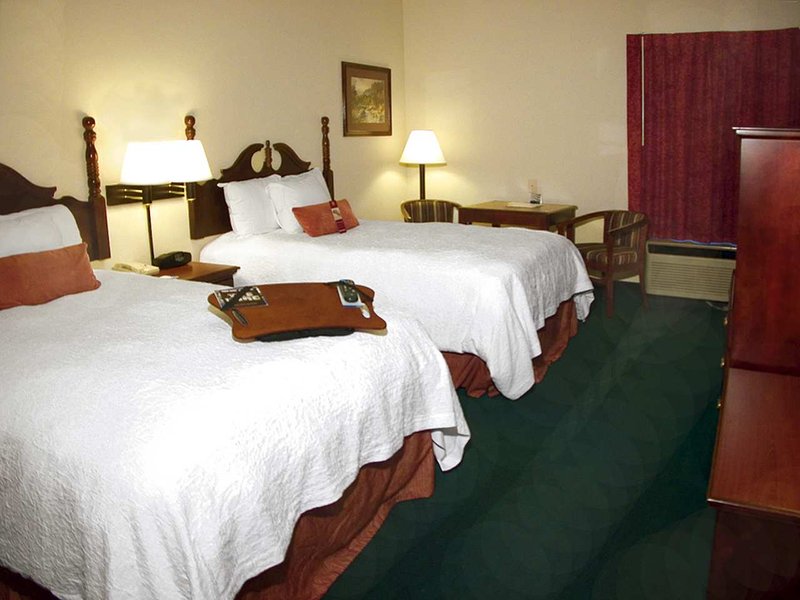 Hampton Inn Dickson - Dickson, TN