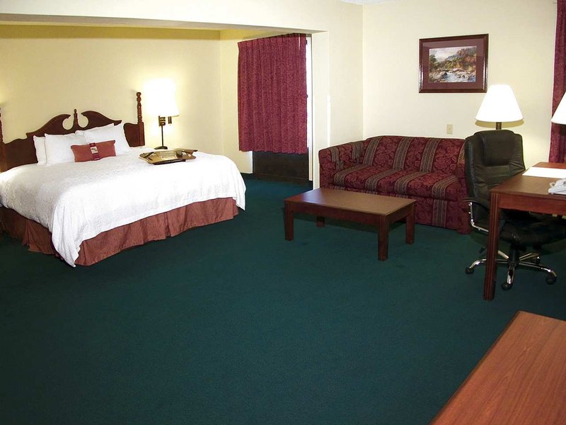 Hampton Inn Dickson - Dickson, TN