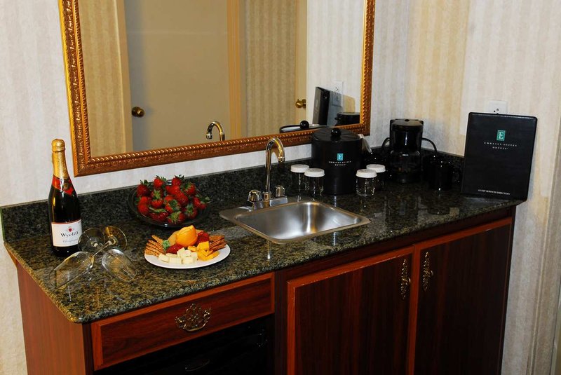 Embassy Suites by Hilton Detroit-Livonia-Novi - Livonia, MI