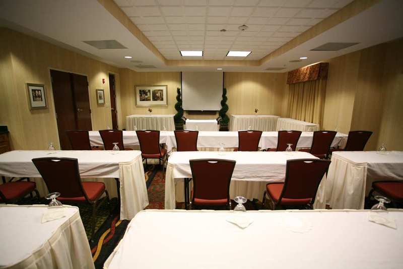 Hilton Garden Inn Elkhart - Elkhart, IN
