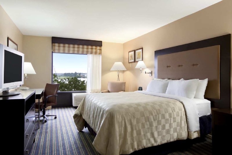 Doubletree By Hilton Hotel New Bern Riverfront - New Bern, NC