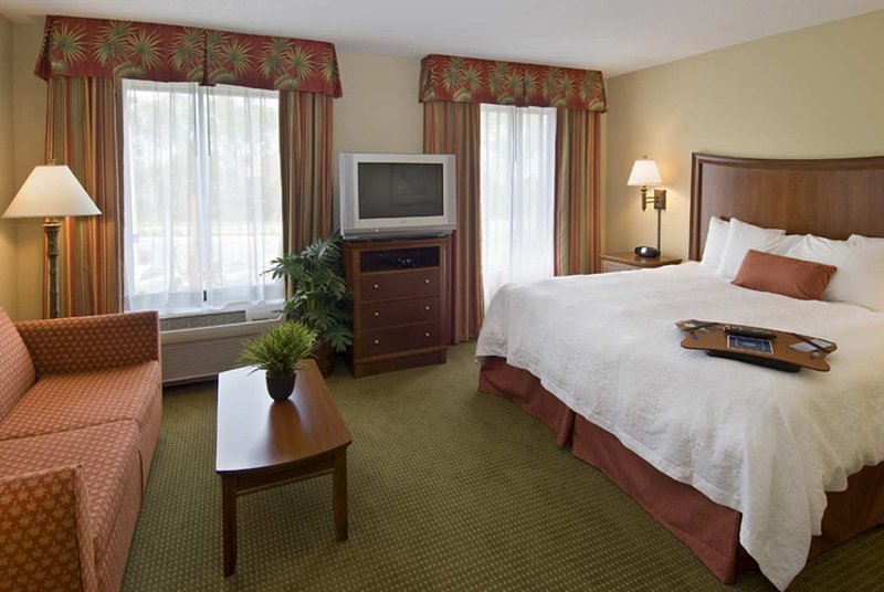 Hampton Inn & Suites Fort Myers-Estero/Fgcu - Estero, FL