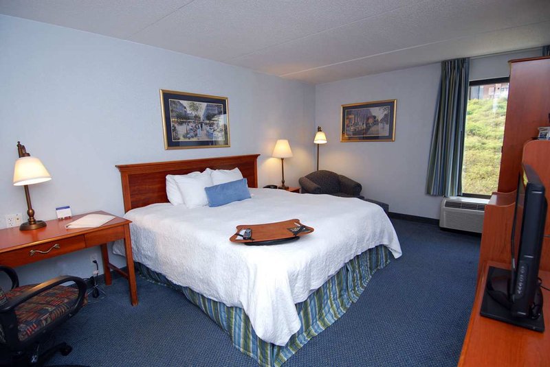 Hampton Inn Greensburg - Greensburg, PA
