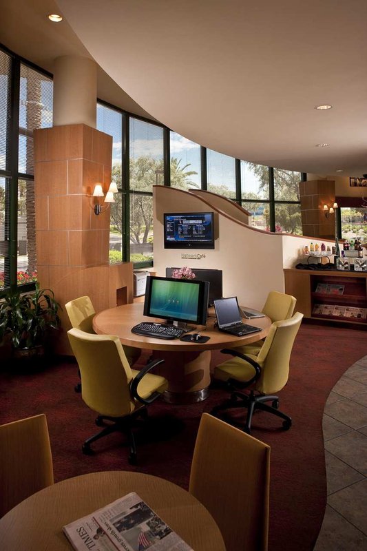 Doubletree Suites By Hilton Hotel Phoenix - Phoenix, AZ