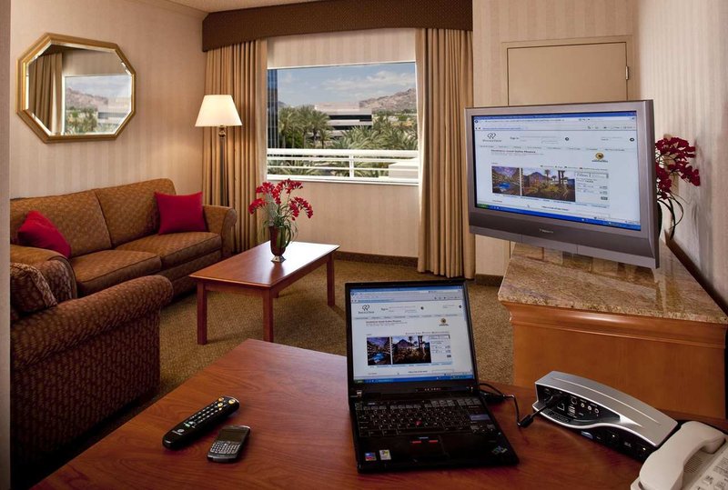 Doubletree Suites By Hilton Hotel Phoenix - Phoenix, AZ