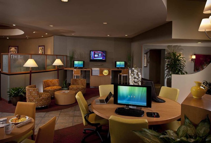 Doubletree Suites By Hilton Hotel Phoenix - Phoenix, AZ
