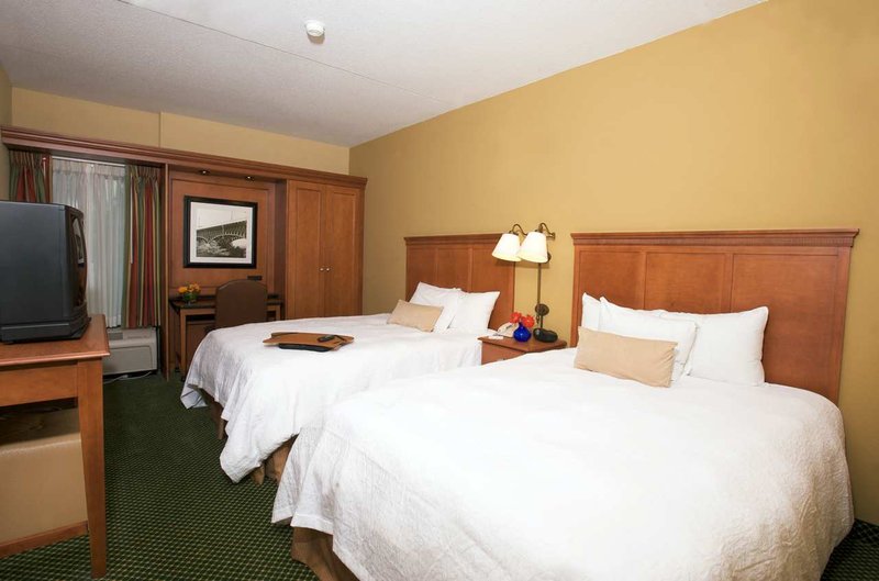 Hampton Inn-Airport - Coraopolis, PA