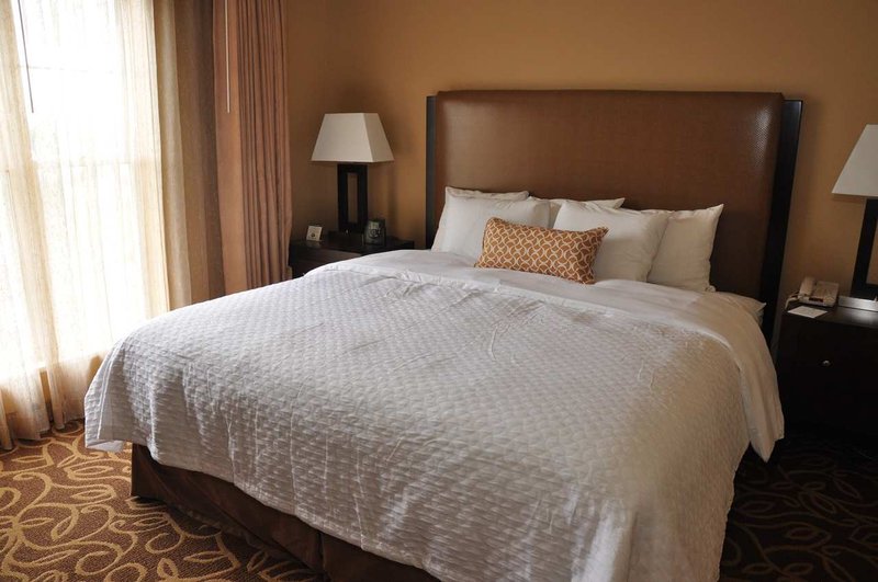 Embassy Suites By Hilton Pittsburgh International Airport - Coraopolis, PA